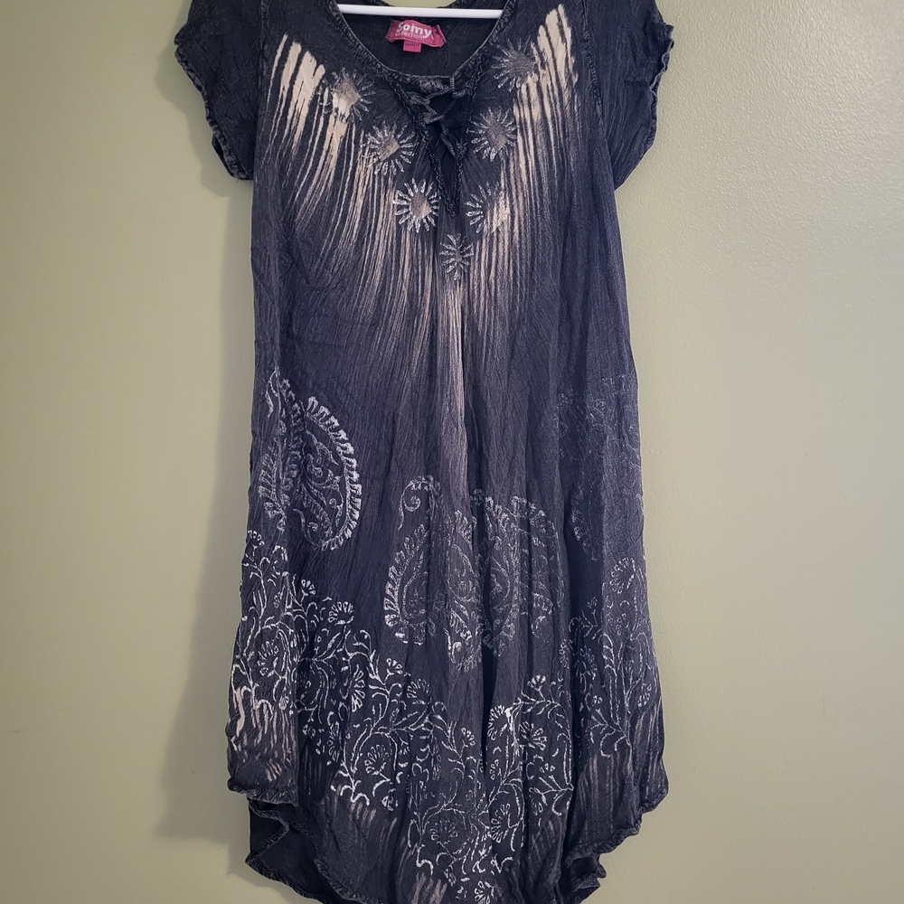 Ash Black and White Women's Top